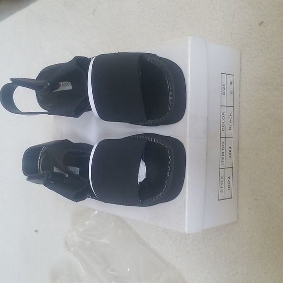 Summer Sandals - Picture 2 of 4